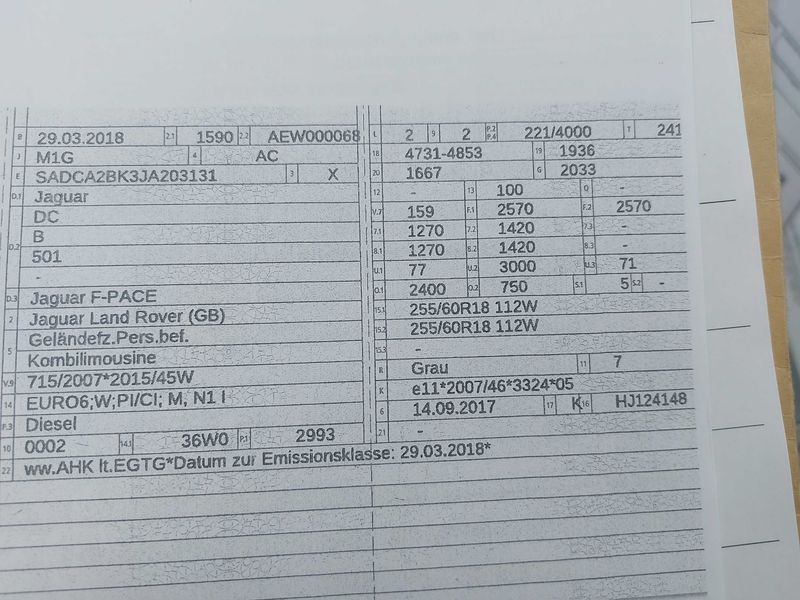 Jaguar F-Pace 30d AWD — zdjęcie 15