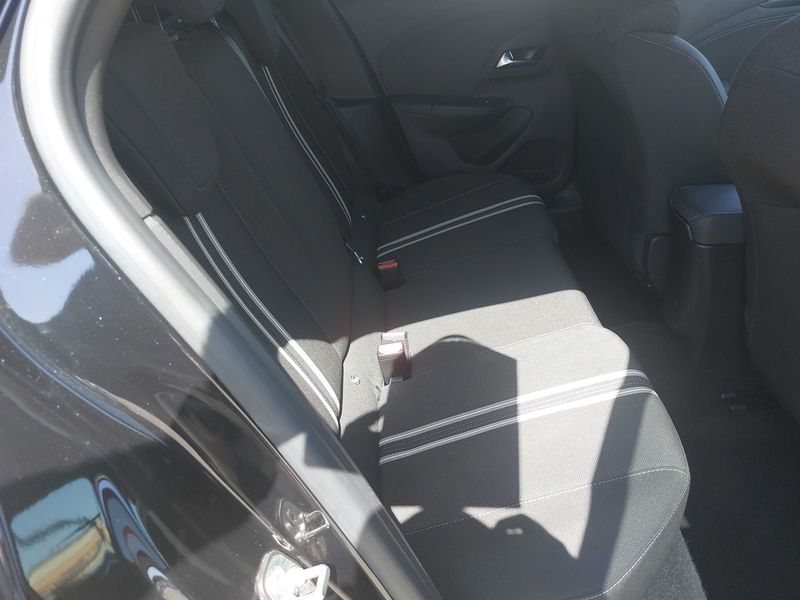 Opel Corsa 1.2 Turbo GS — zdjęcie 14