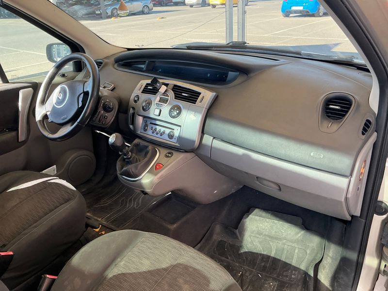 Renault Grand Scenic 1.9 dCi Dynamique 2007 – снимка 3