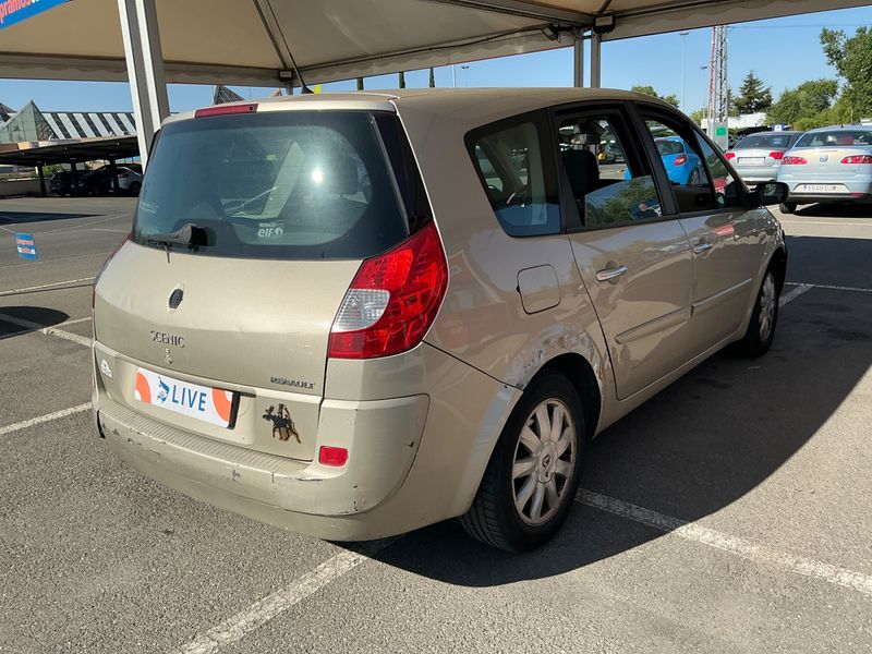 Renault Grand Scenic 1.9 dCi Dynamique 2007 – снимка 2
