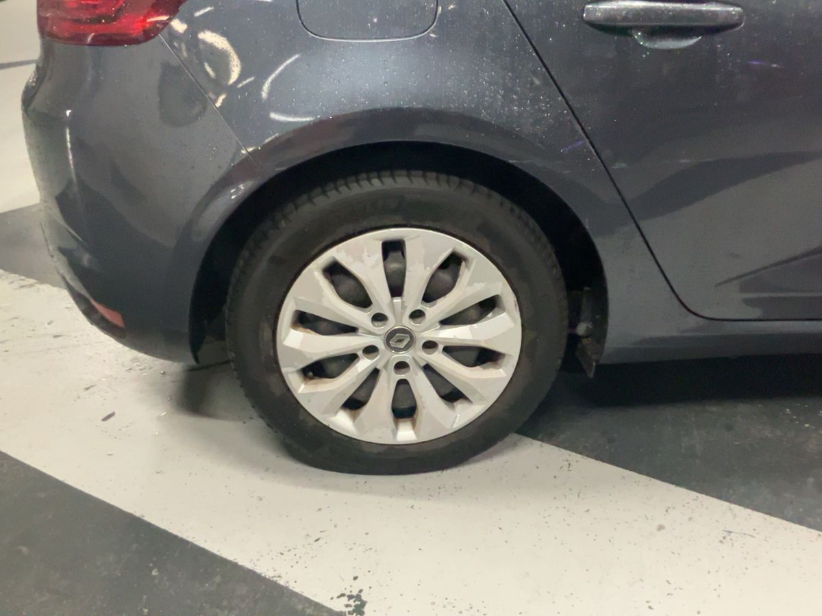 Renault Megane 2019 — photo 10
