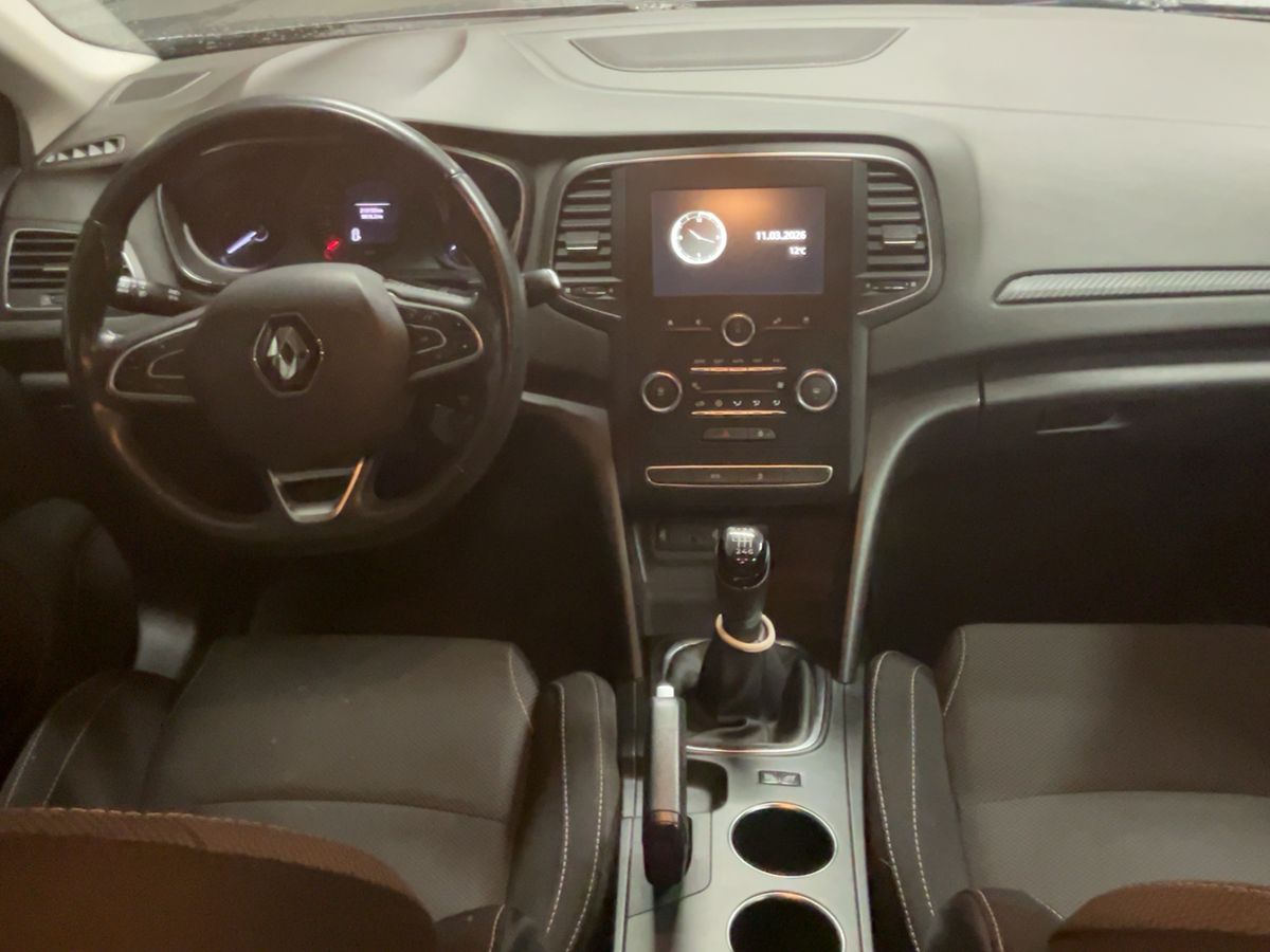 Renault Megane 2019 — photo 18