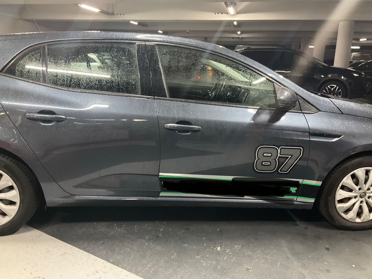 Renault Megane 2019 — photo 11