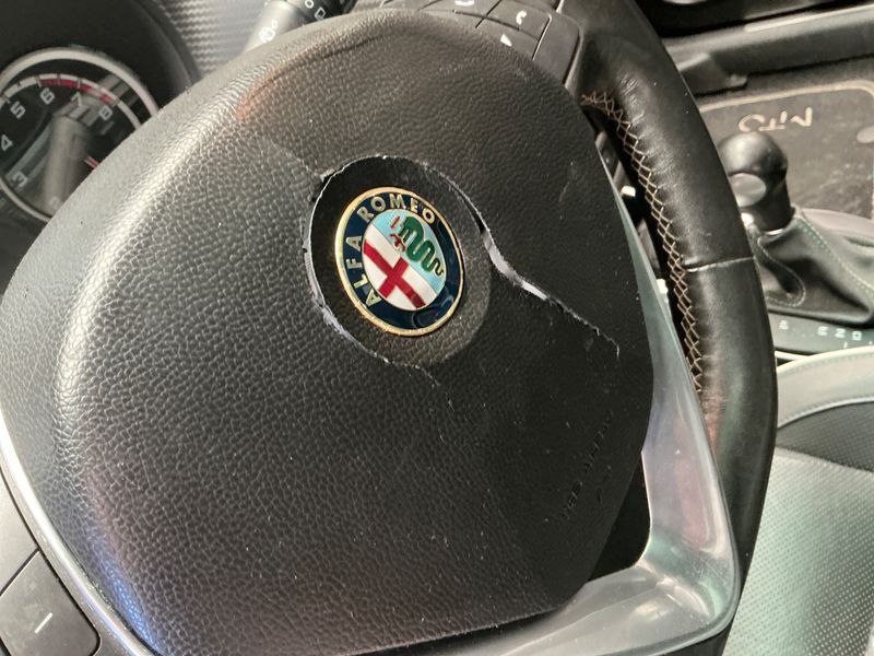 Alfa Romeo MiTo 1.4 Turbo Quadrifoglio Verde 2015 – снимка 23