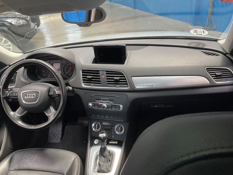 Audi Q3 2.0 TDI quattro Ambiente — zdjęcie 12