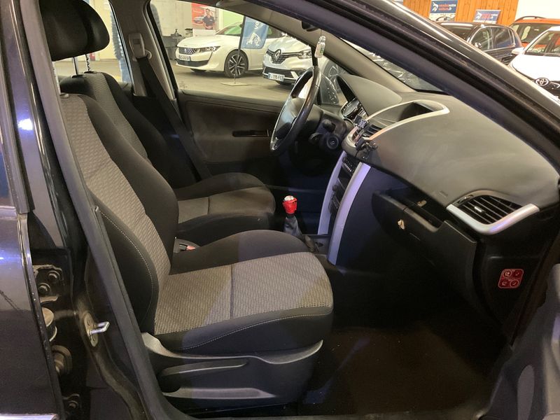 Peugeot 207 1.6 HDi Premium — zdjęcie 3