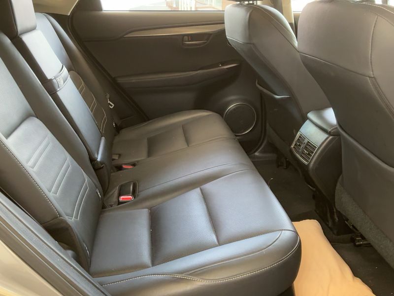 Lexus NX-Serie NX 300h E-Four Executive Line — zdjęcie 14