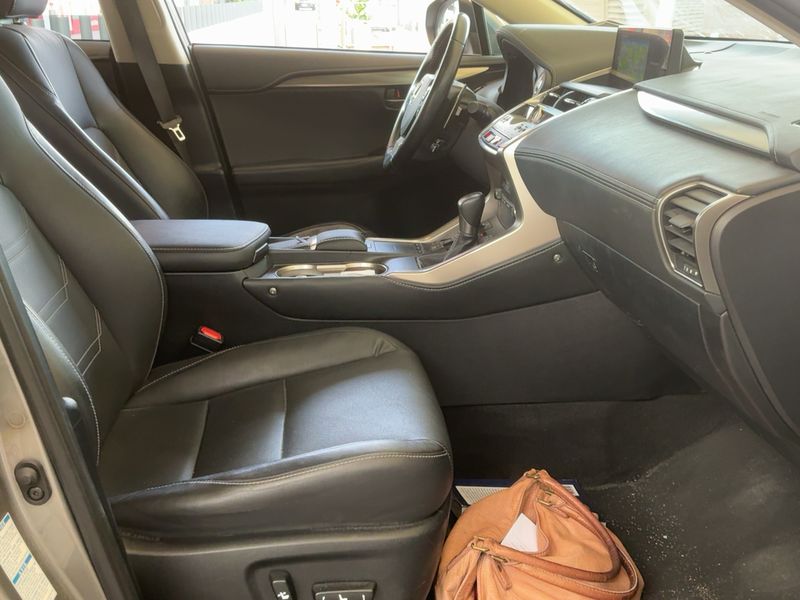 Lexus NX-Serie NX 300h E-Four Executive Line — zdjęcie 11