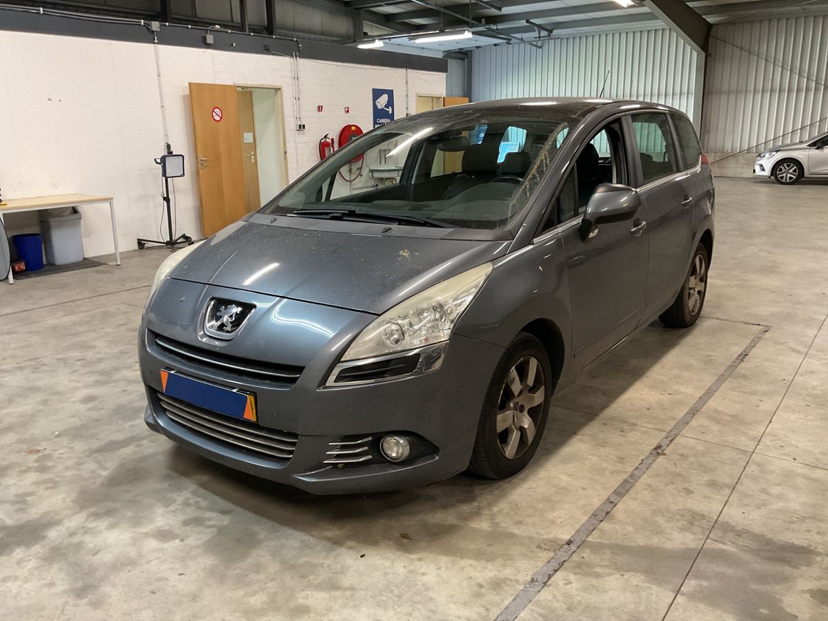 Peugeot 5008 2012