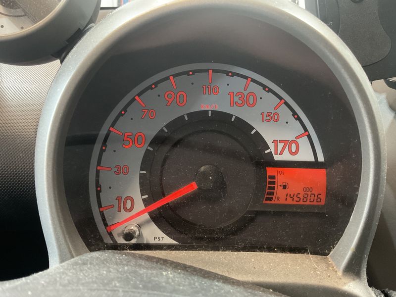 Peugeot 107 1.0 Filou — zdjęcie 4