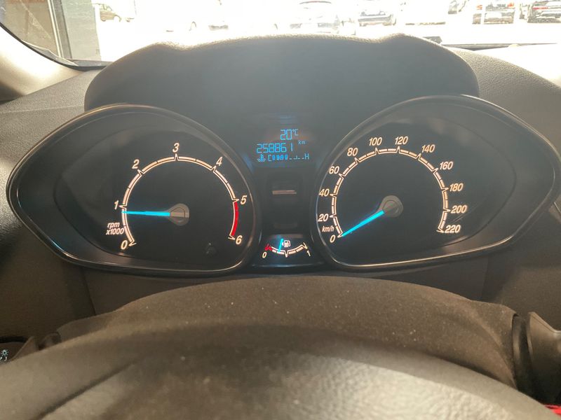 Ford Fiesta 1.5 TDCi Titanium — zdjęcie 4