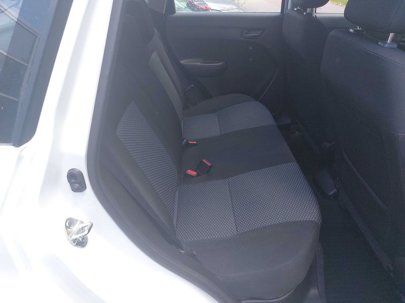 Suzuki Vitara 1.4 BoosterJet Mild-Hybrid Club 4x2 — zdjęcie 13