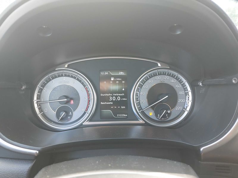 Suzuki Vitara 1.4 BoosterJet Mild-Hybrid Club 4x2 — zdjęcie 12