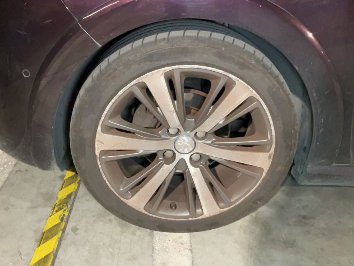 Peugeot 208 2014 — photo 4