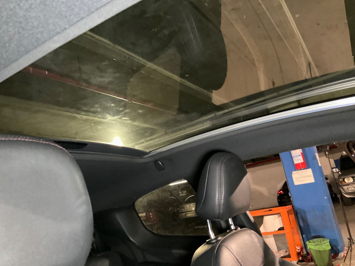 Peugeot 208 2014 — photo 28