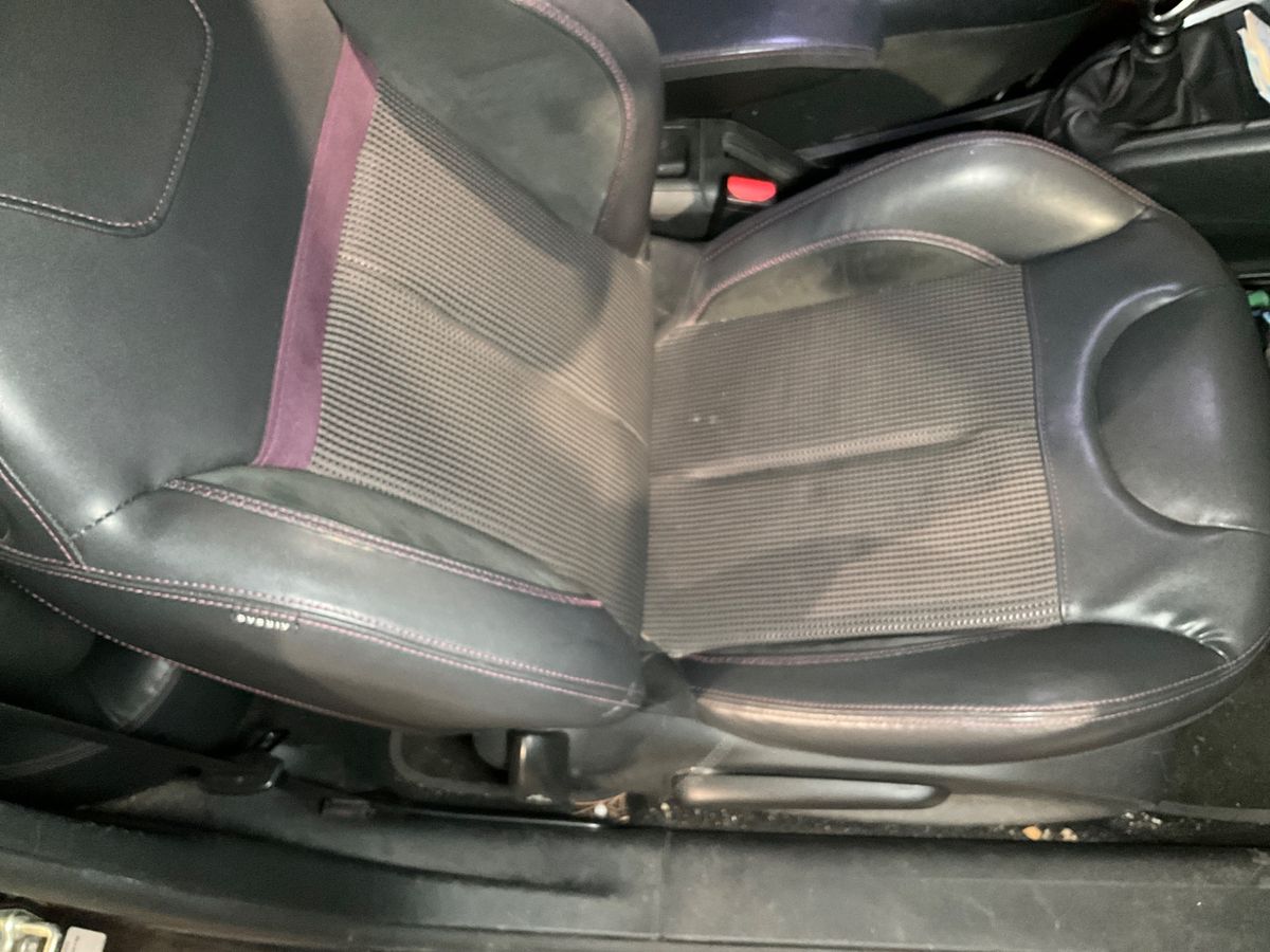 Peugeot 208 2014 — photo 38