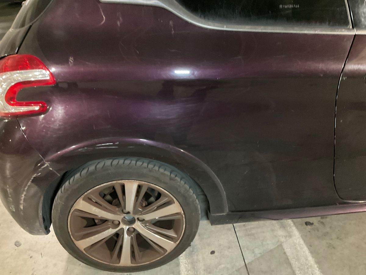 Peugeot 208 2014 — photo 31