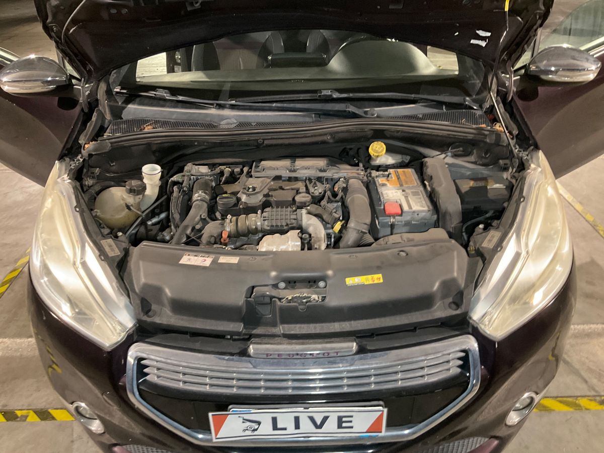 Peugeot 208 2014 — photo 26
