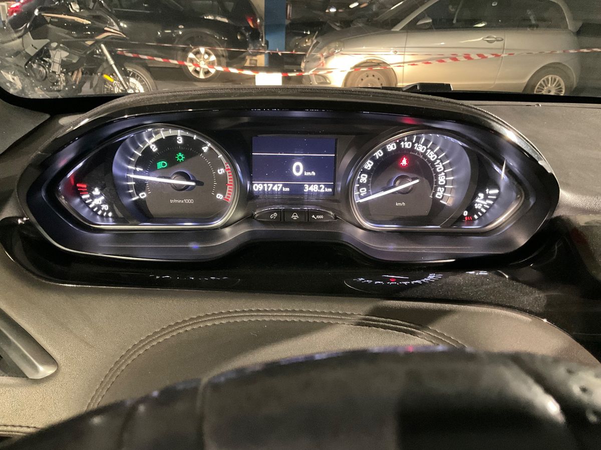 Peugeot 208 2014 — photo 19
