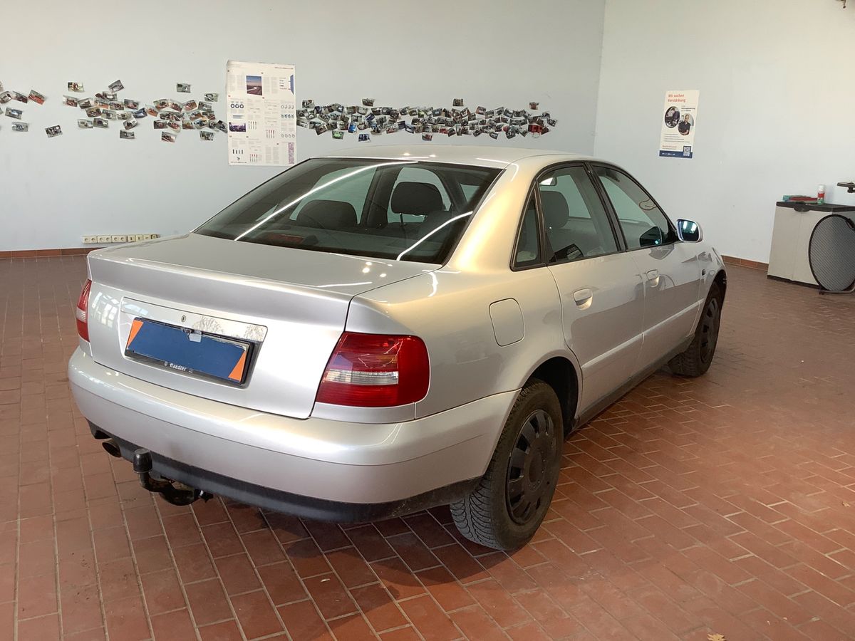 Audi A4 1.6