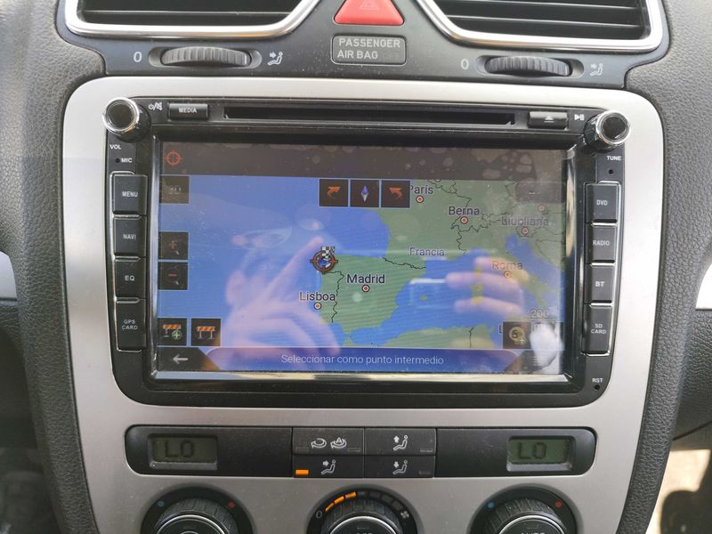Volkswagen Scirocco 2.0 TDI — zdjęcie 13