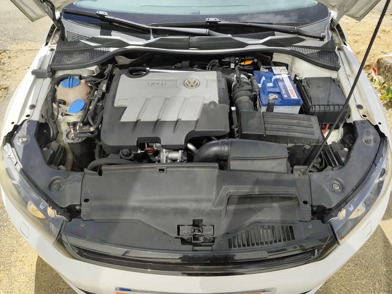 Volkswagen Scirocco 2.0 TDI — zdjęcie 8
