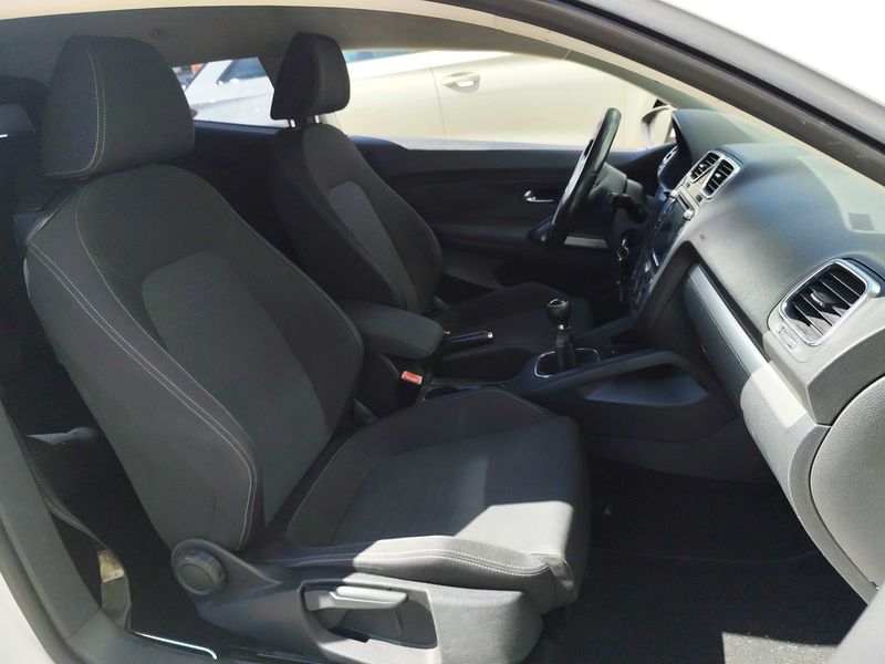 Volkswagen Scirocco 2.0 TDI — zdjęcie 10