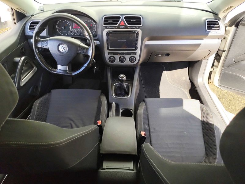Volkswagen Scirocco 2.0 TDI — zdjęcie 11