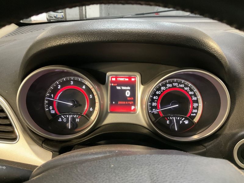 Fiat Freemont 2.0 Multijet Lounge 4WD — zdjęcie 13