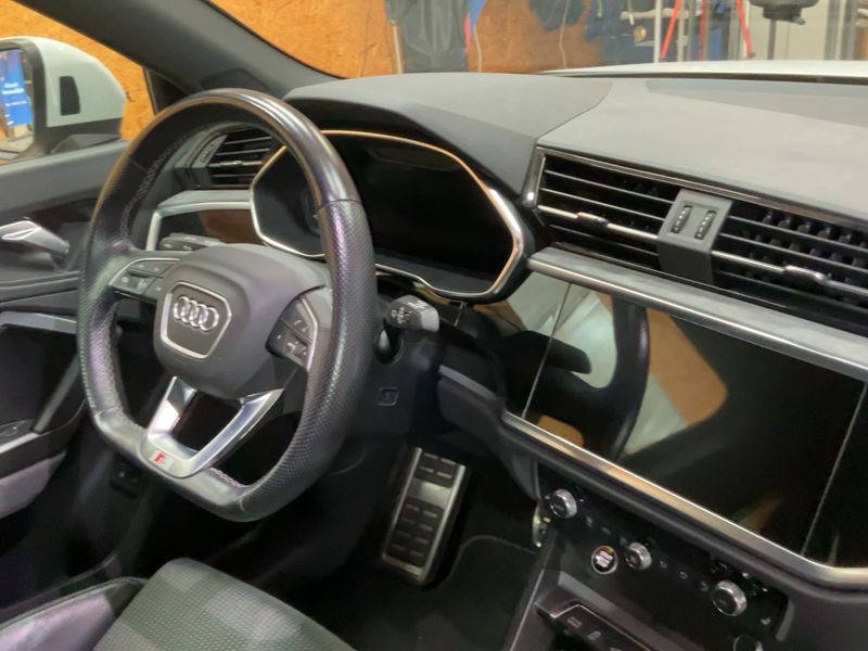 Audi Q3 Sportback 45 TFSIe S line — zdjęcie 12