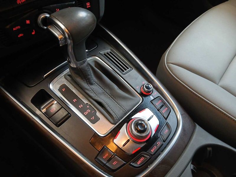 Audi Q5 3.0 V6 TDI quattro — zdjęcie 24