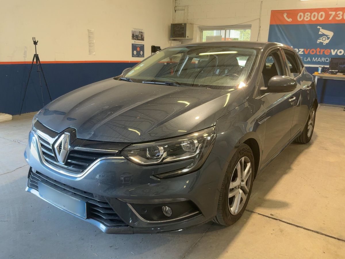 Renault Megane 2020 — photo 1