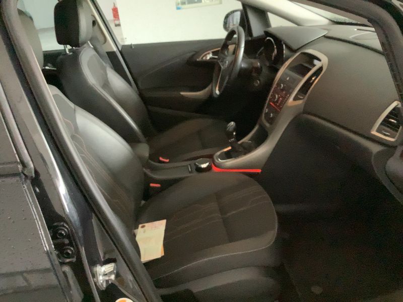Opel Astra 1.4 Turbo 150 Jahre Opel — zdjęcie 11