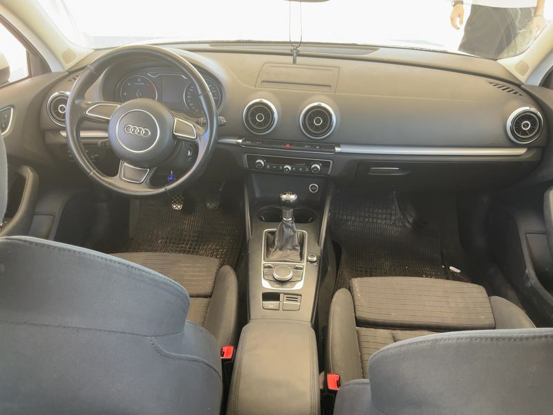 Audi A3 Sportback 1.6 TDI Ambition 2015 – снимка 17