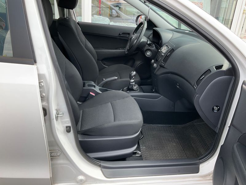 Hyundai i30 1.4 Classic 2012 – снимка 3
