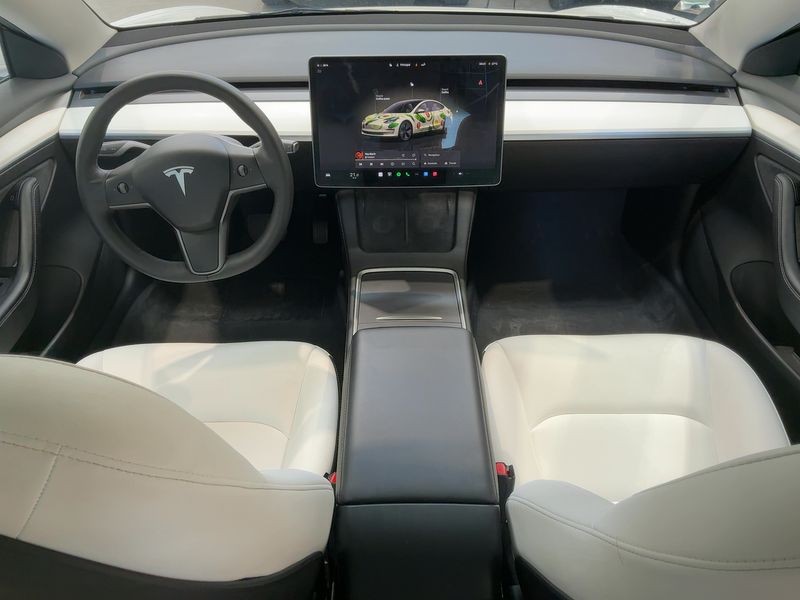 Tesla Model 3 Standard Range Plus RWD — zdjęcie 12