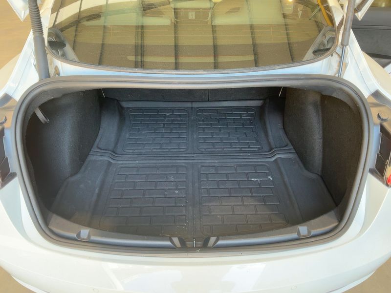 Tesla Model 3 Standard Range Plus RWD — zdjęcie 10