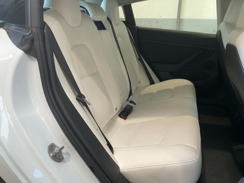 Tesla Model 3 Standard Range Plus RWD — zdjęcie 14