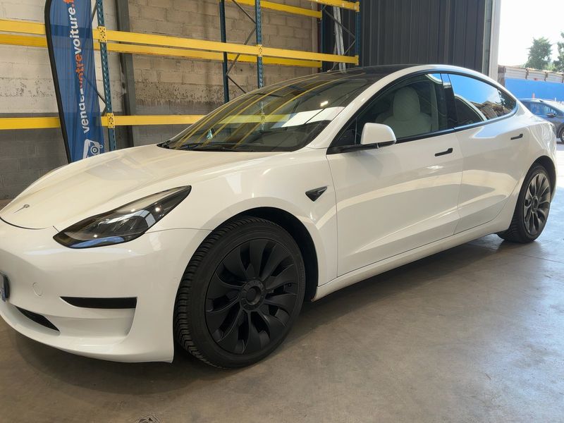 Tesla Model 3 Standard Range Plus RWD — zdjęcie 2