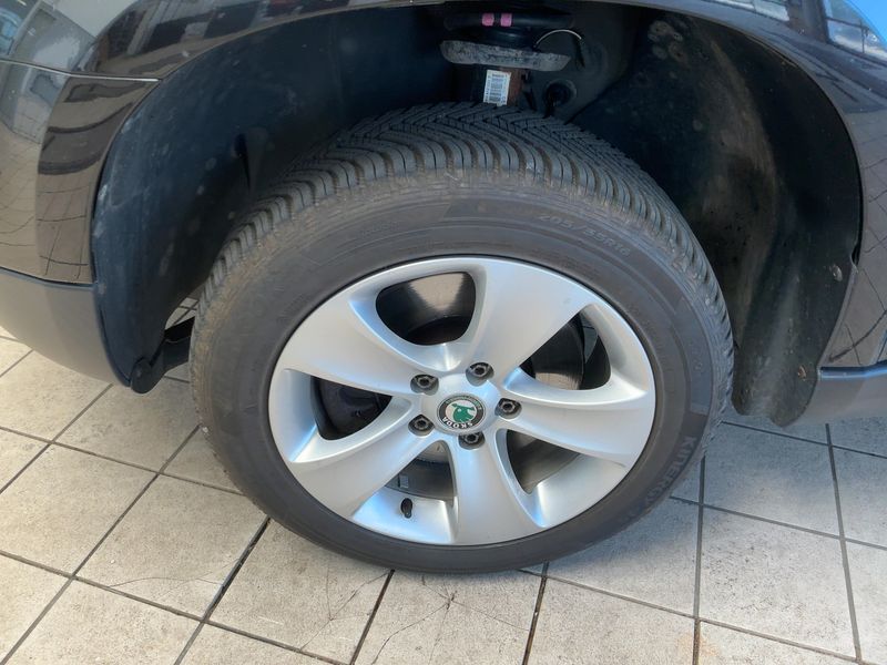 Skoda Yeti 2.0 TDI Ambition 4x4 2012 – снимка 3