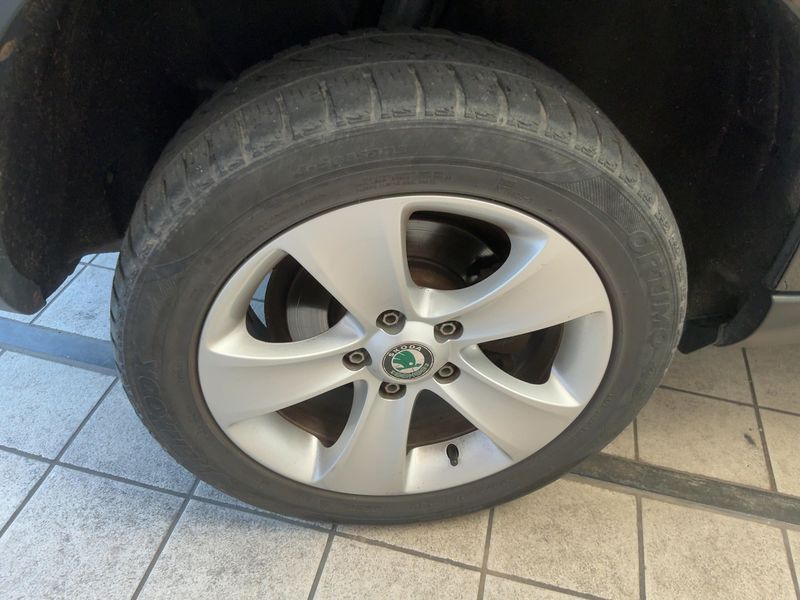 Skoda Yeti 2.0 TDI Ambition 4x4 2012 – снимка 9