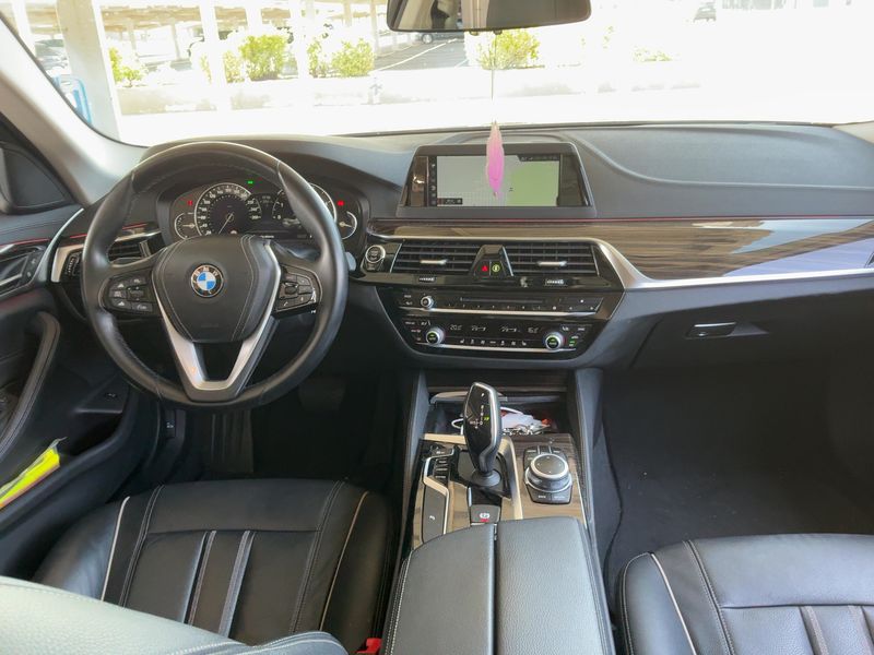 BMW 5er 530d xDrive Luxury Line — zdjęcie 12