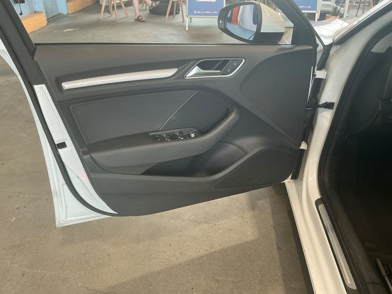 Audi A3 Sportback 2.0 TDI Ambition 2015 – снимка 31
