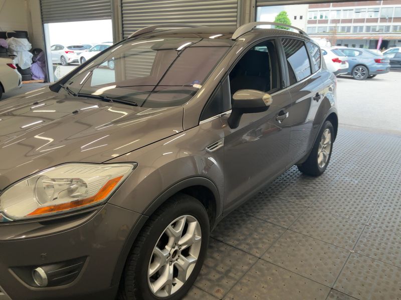Ford Kuga 2.0 TDCi Champions Edition 2012 – снимка 2