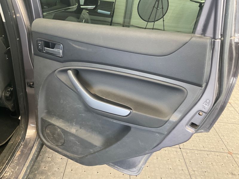 Ford Kuga 2.0 TDCi Champions Edition 2012 – снимка 31