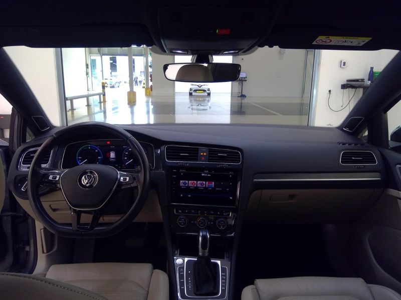 Volkswagen e-Golf VII electric drive 100 kW — zdjęcie 6