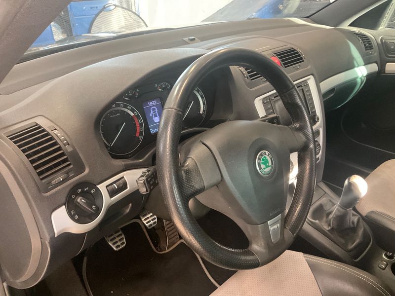 Skoda Octavia 2.0 TDI RS 2006 – снимка 34
