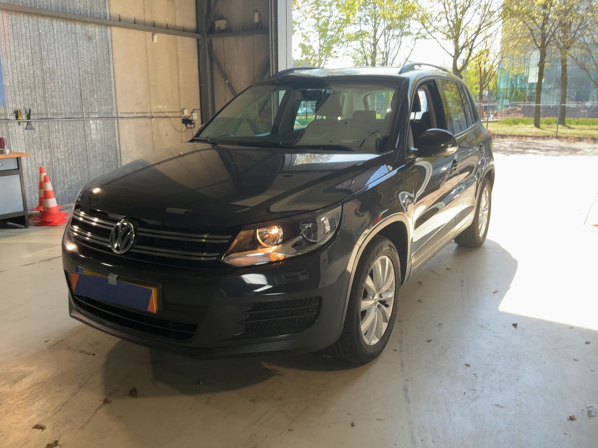 Volkswagen Tiguan 2016 — photo 1
