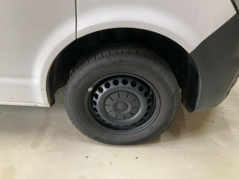 Volkswagen T6 Transporter 2.0 TDI Kasten EcoProfi lang FWD 2020 – снимка 11