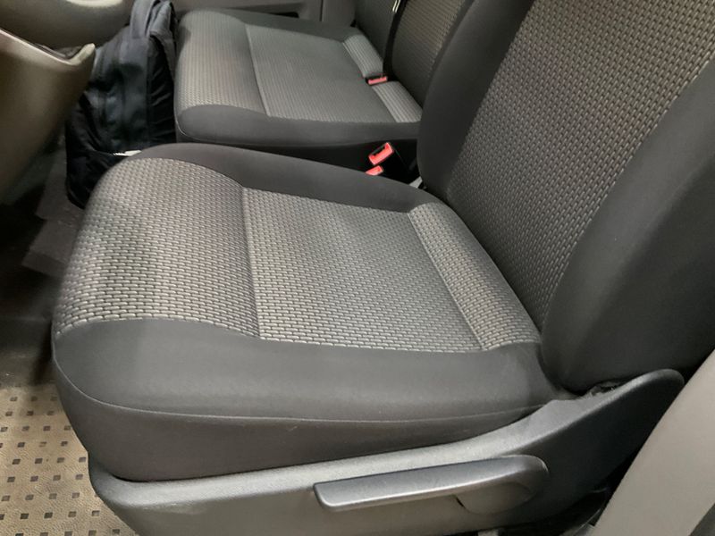 Volkswagen T6 Transporter 2.0 TDI Kasten EcoProfi lang FWD 2020 – снимка 30